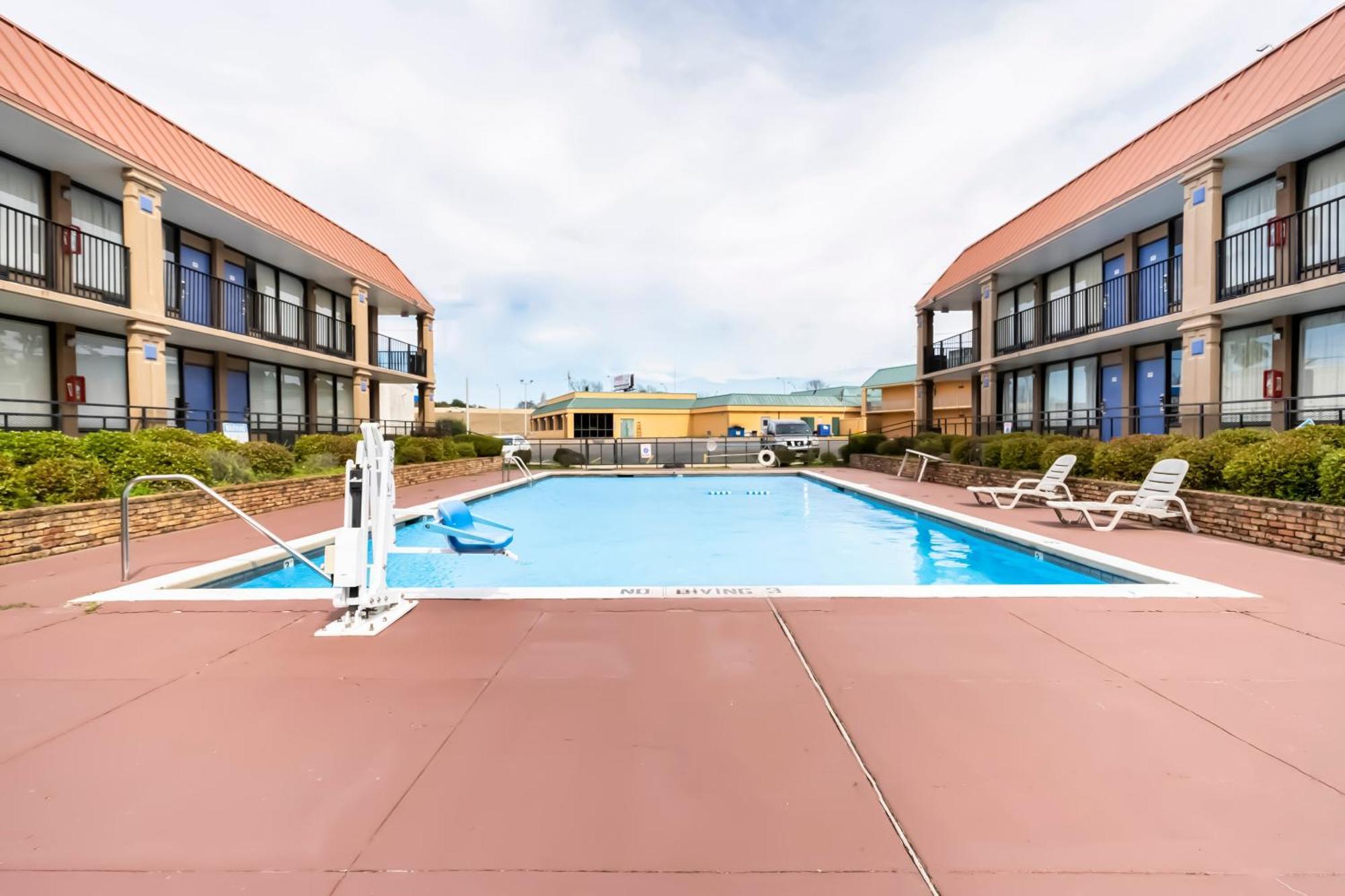 Oyo Hotel Bossier City La - Red River Exterior photo
