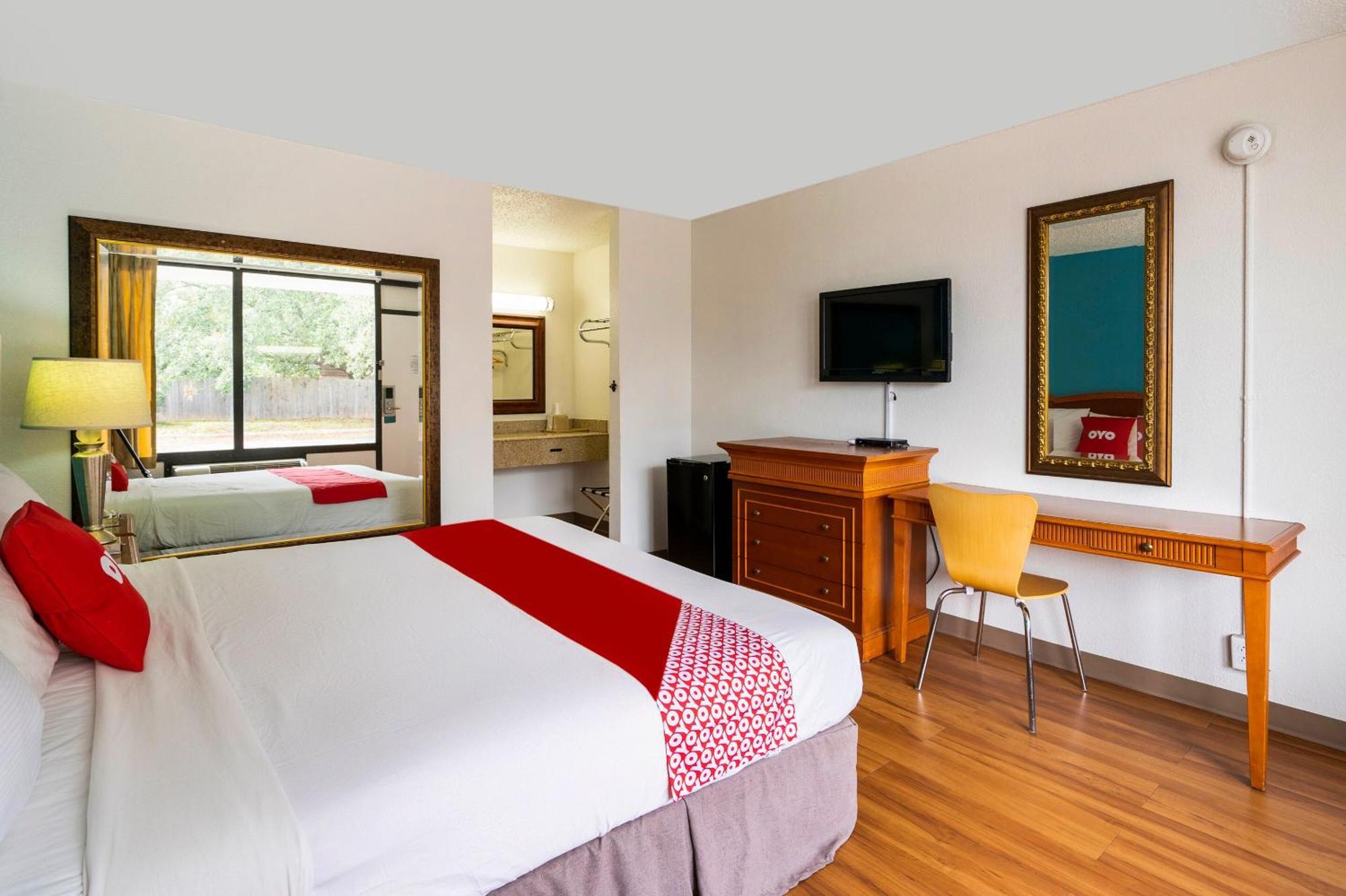 Oyo Hotel Bossier City La - Red River Exterior photo