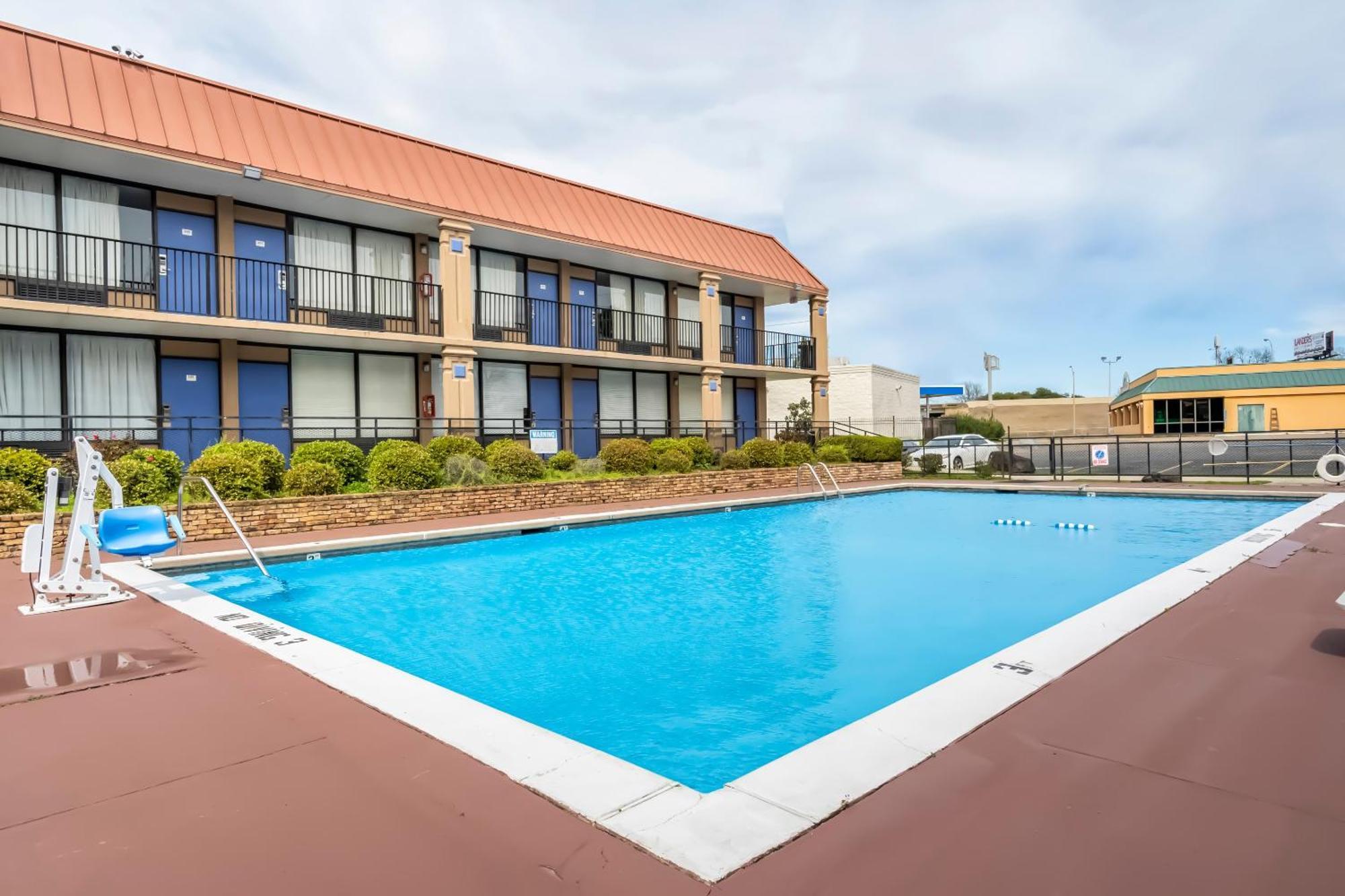 Oyo Hotel Bossier City La - Red River Exterior photo